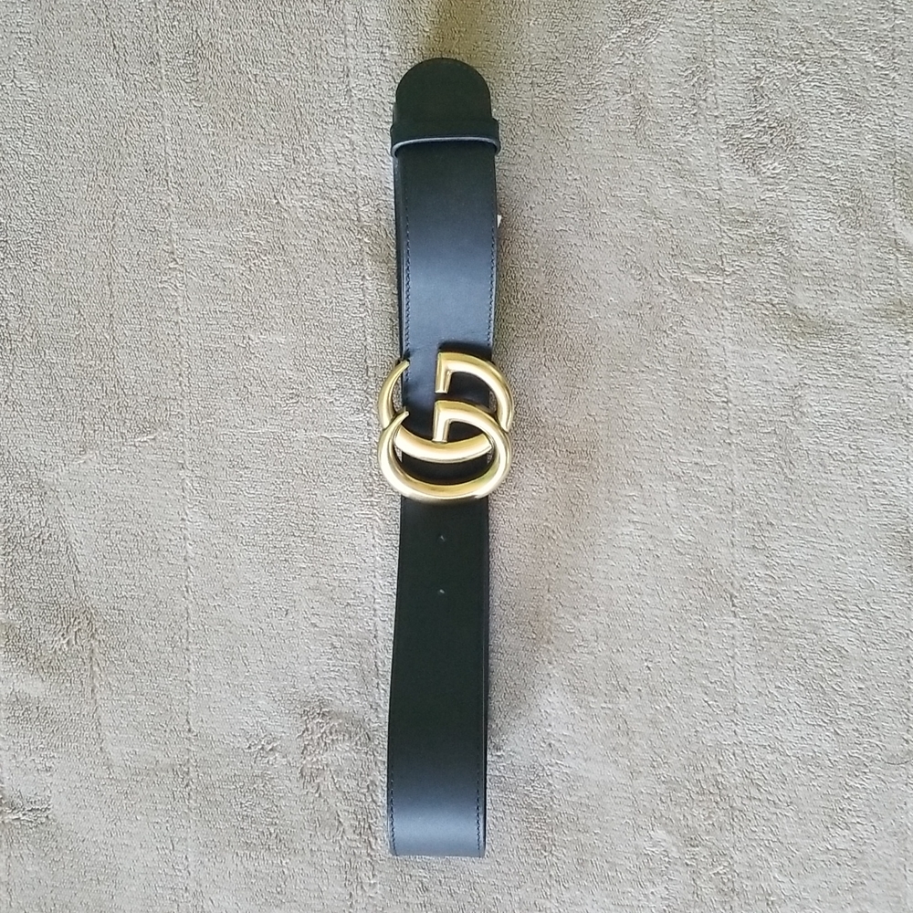 Black Gucci belt